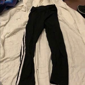 Leggings with white stripes